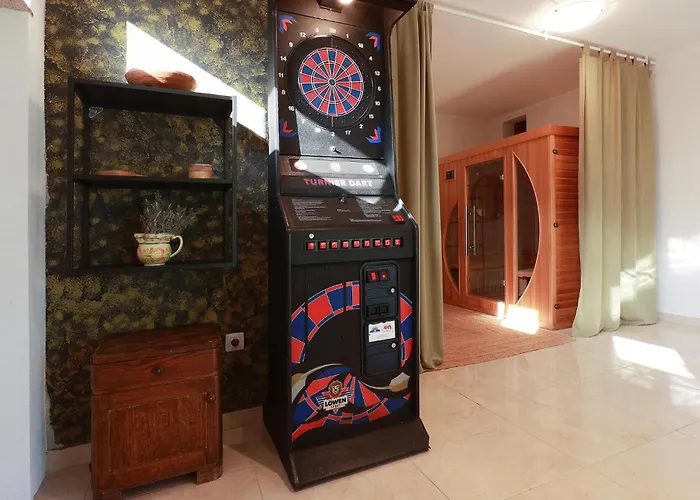 Lovely In With Sauna Jurdani