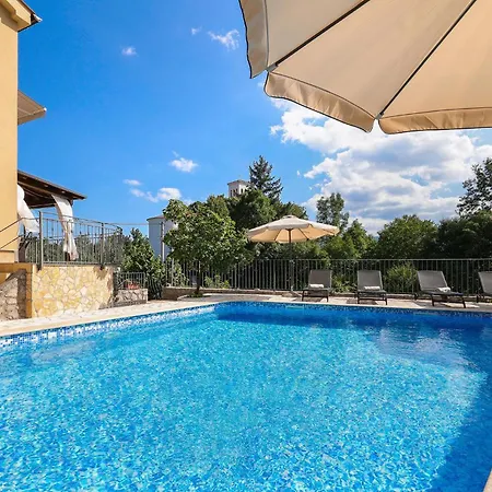 Case de vacanță Lovely In With Sauna